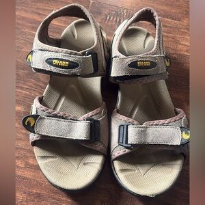 Island Women Sandals - Brown and Tan